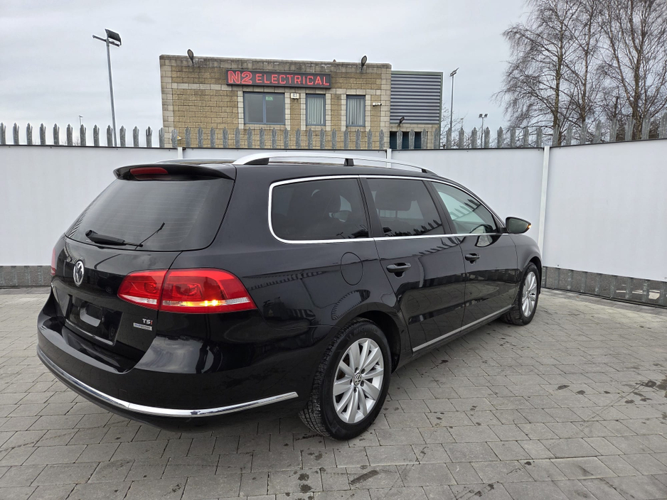 2013 Volkswagen Passat - image 12