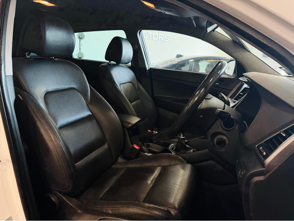 2016 Hyundai Tucson - image 8