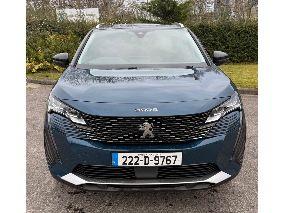 2022 Peugeot 3008 - image 2