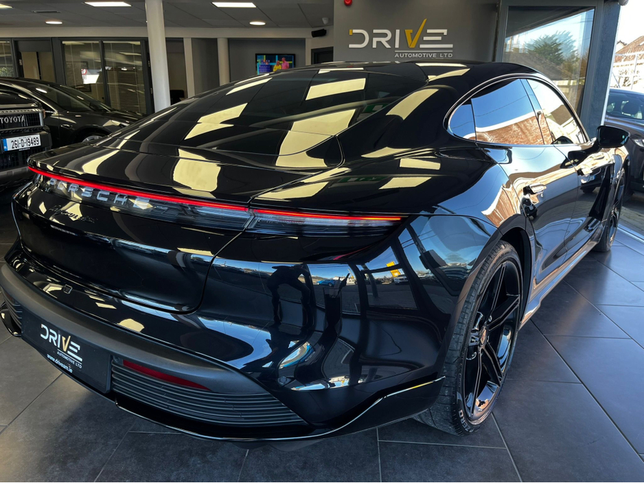 2023 Porsche Taycan - image 5