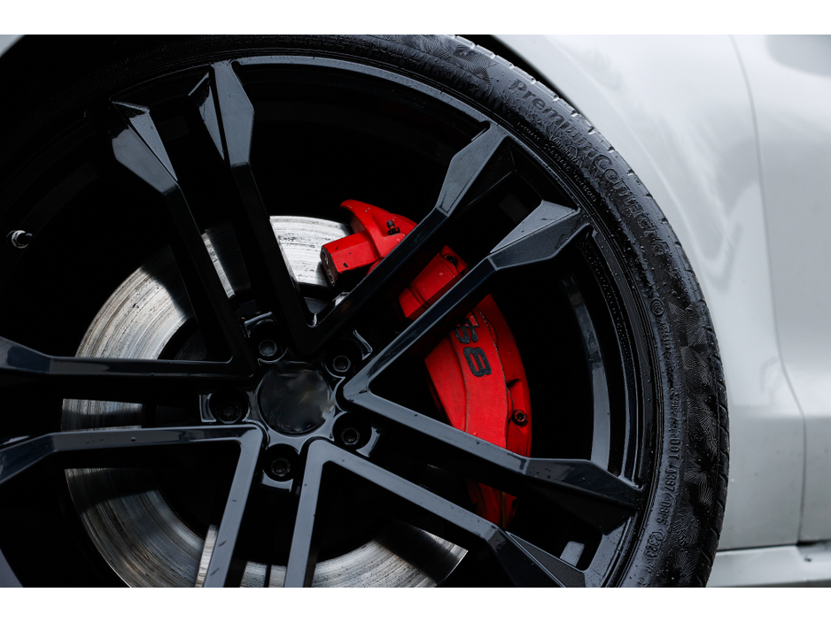 2016 Audi S8 - image 12