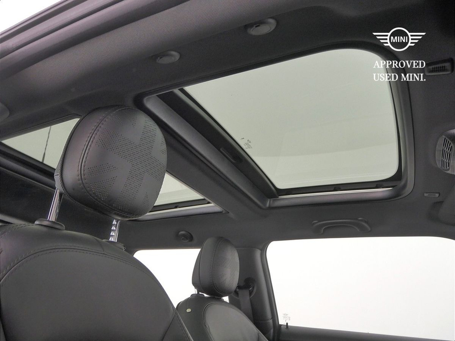 2023 MINI Hatch - image 27