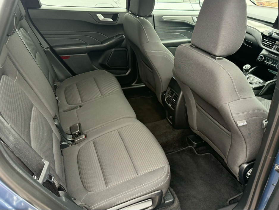 2022 Ford Kuga - image 14