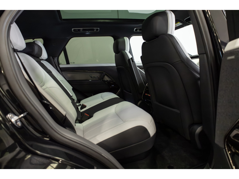 2026 Land Rover Range Rover Sport - image 12