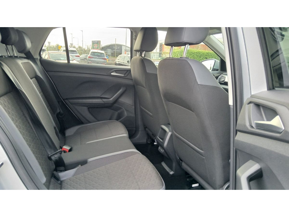 2024 Volkswagen T-Cross - image 7