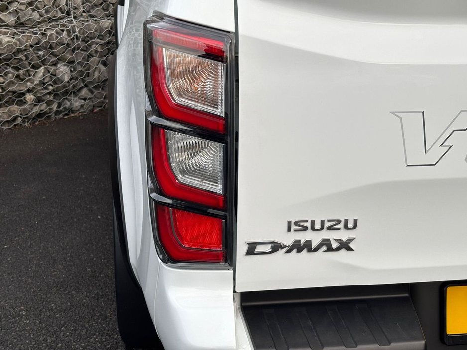 2025 Isuzu D-MAX V-CROSS DCB €48,851