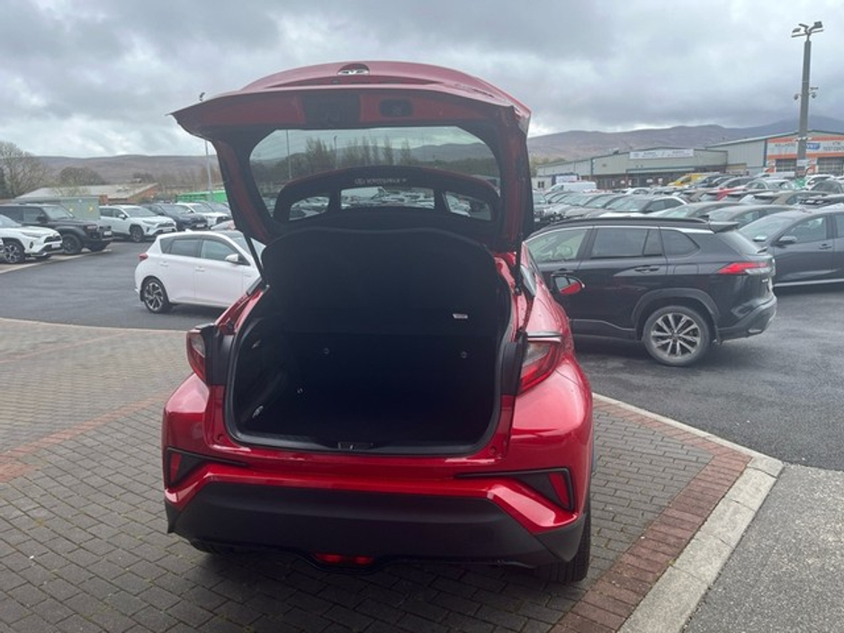 2023 Toyota C-HR - image 10