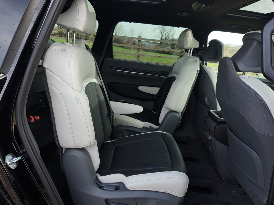 2026 Kia EV9 - image 17