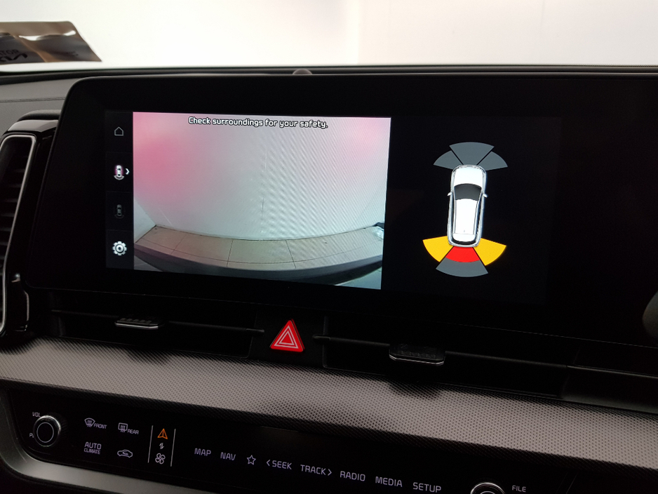 2022 Kia Sportage - image 9