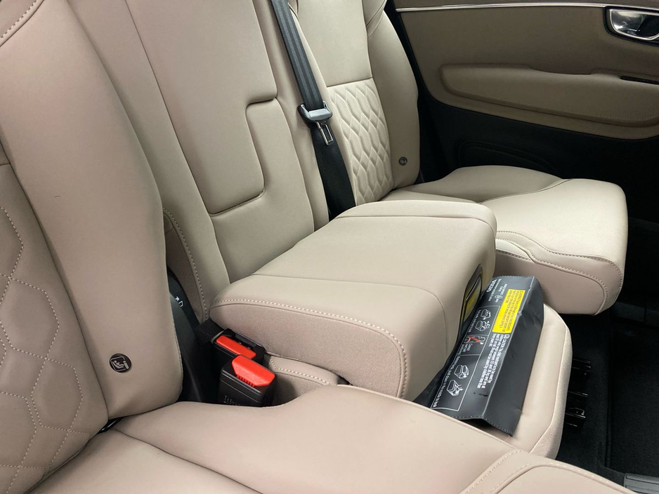 2025 Volvo XC90 - image 19