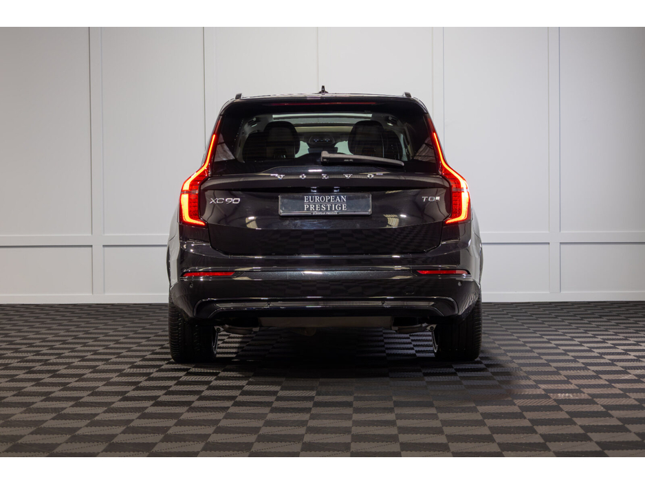 2025 Volvo XC90 T8 PHEV 455hp Plus (Dark Theme) €78,950