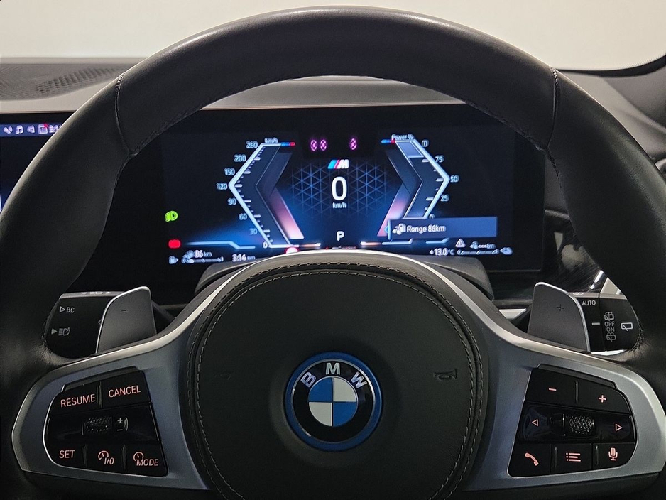 2024 BMW X5 - image 9