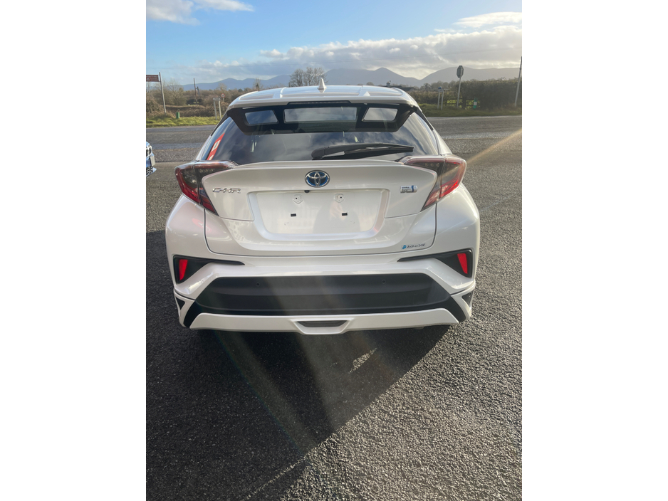 2018 Toyota C-HR - image 6