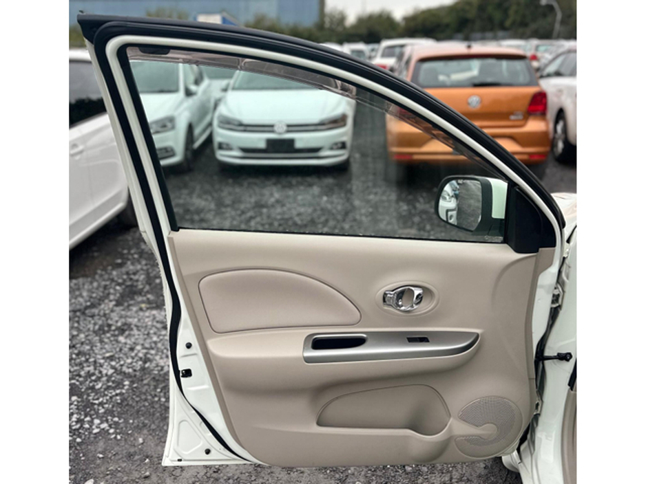 2014 Nissan March - image 7