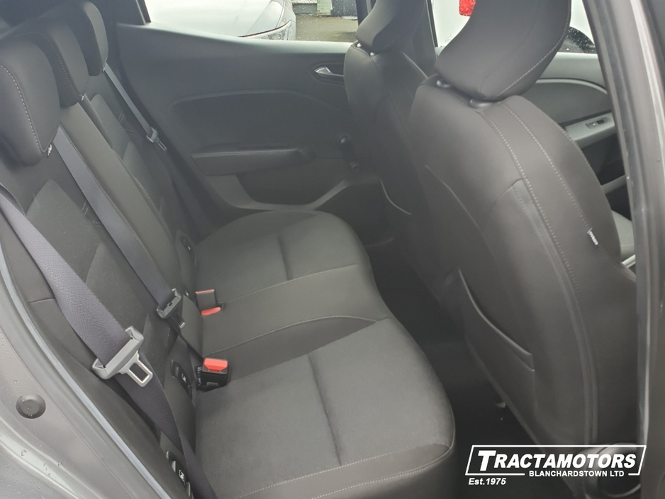 2023 Renault Clio - image 22