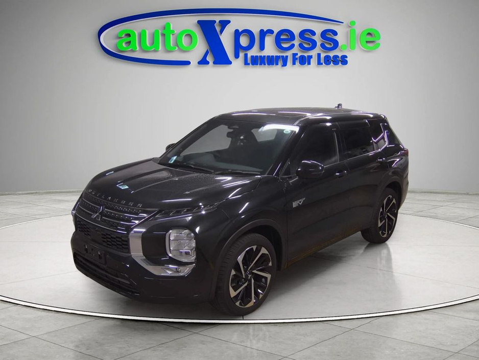 2023 Mitsubishi Outlander - image 11