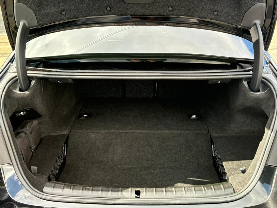 2023 BMW 5 Series - image 19