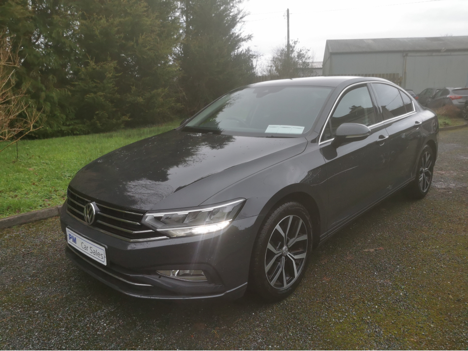 2020 Volkswagen Passat - image 4