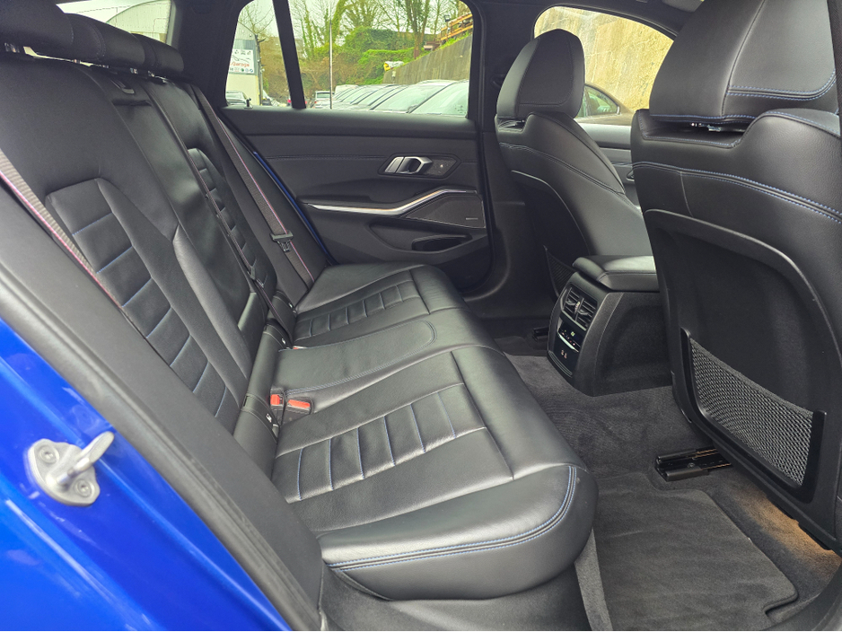 2021 BMW 3 Series - image 16