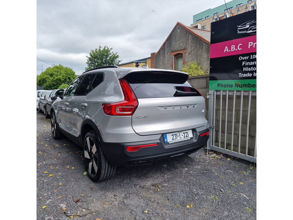 2023 Volvo XC40  €34,950