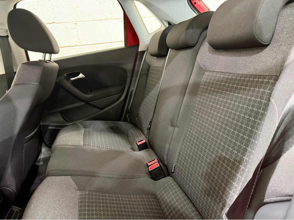 2017 Volkswagen Polo - image 15