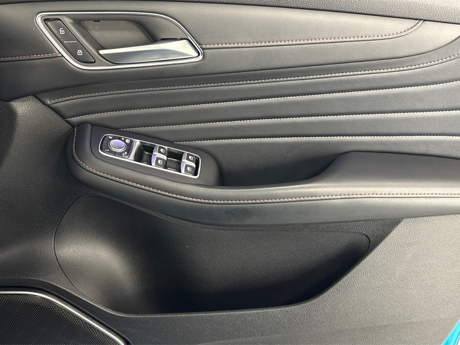 2023 MG HS EXCLUSIVE PHEV AUTO**PANORAMIC ROOF**DIGITAL DASH**TOUCH SCREEN APPLE CAR PLAY**MULTIFUNCTIONAL STEERING WHEEL**HEATED LEATHER SEATS**ELECTRIC SEATS**ELECTRIC FOLDING MIRRORS**ELECTRIC TAILGATE** €27,995