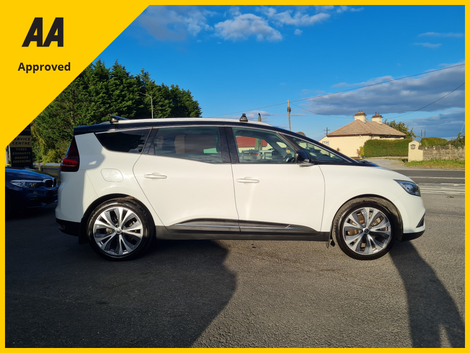 2017 Renault Grand Scenic - image 3