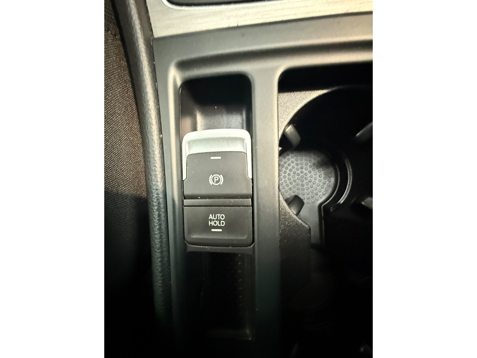 2015 Volkswagen Golf - image 12