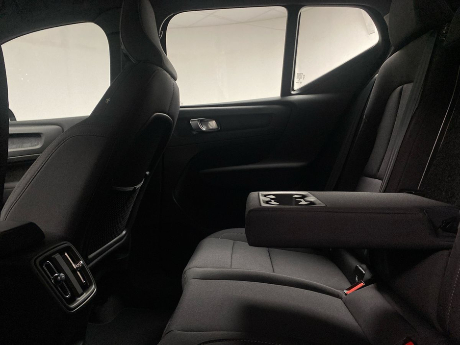 2026 Volvo EC40 - image 15