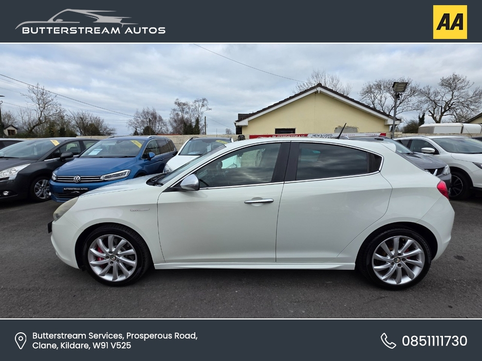 2013 Alfa Romeo Giulietta - image 6