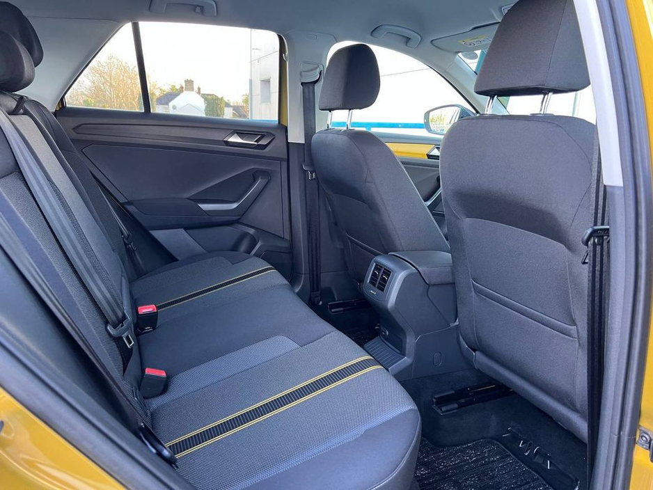 2020 Volkswagen T-Roc HIGHLINE R-LINE PACK 2.0 TDI // SERVICE HISTORY // NEW 20" DIAMOND CUT ALLOYS // APPLE CARPLAY/ANDROID AUTO €23,900