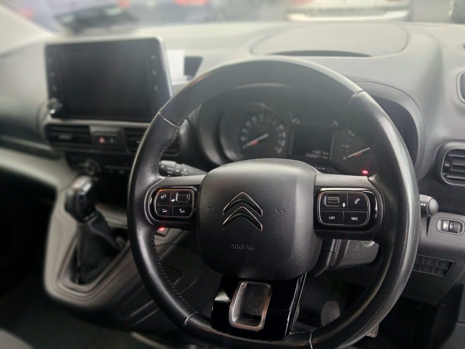 2021 Citroen Berlingo - image 17