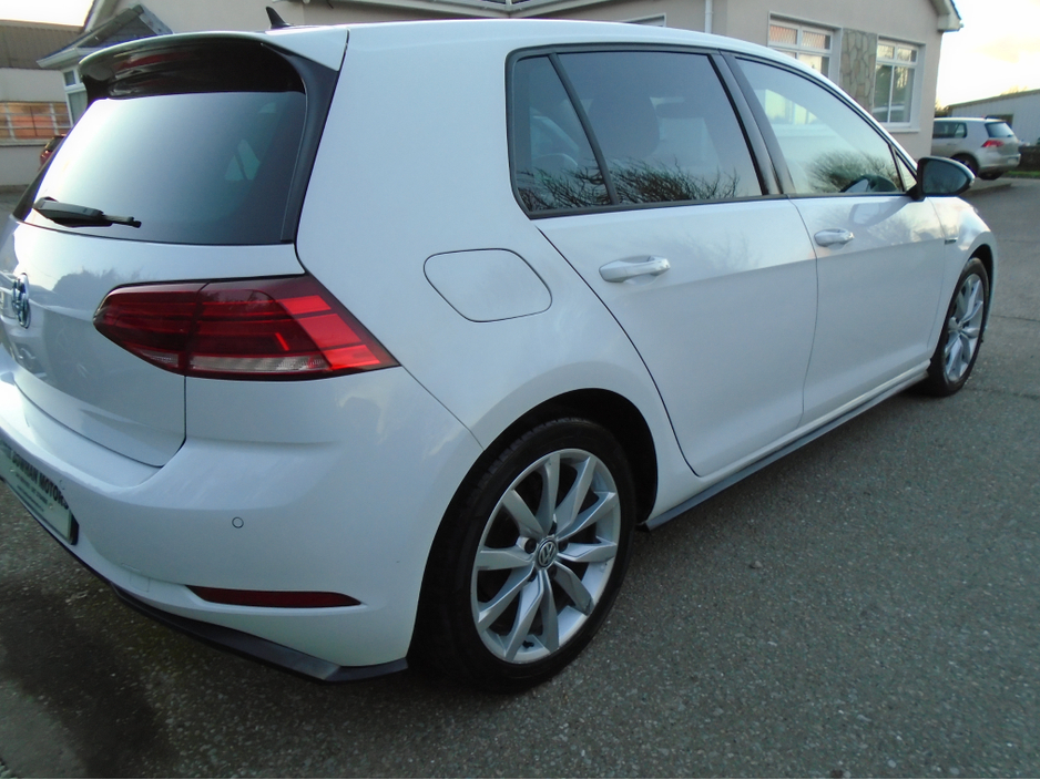 2018 Volkswagen Golf - image 10