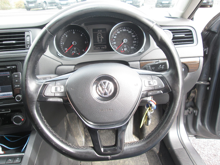 2015 Volkswagen Jetta - image 15
