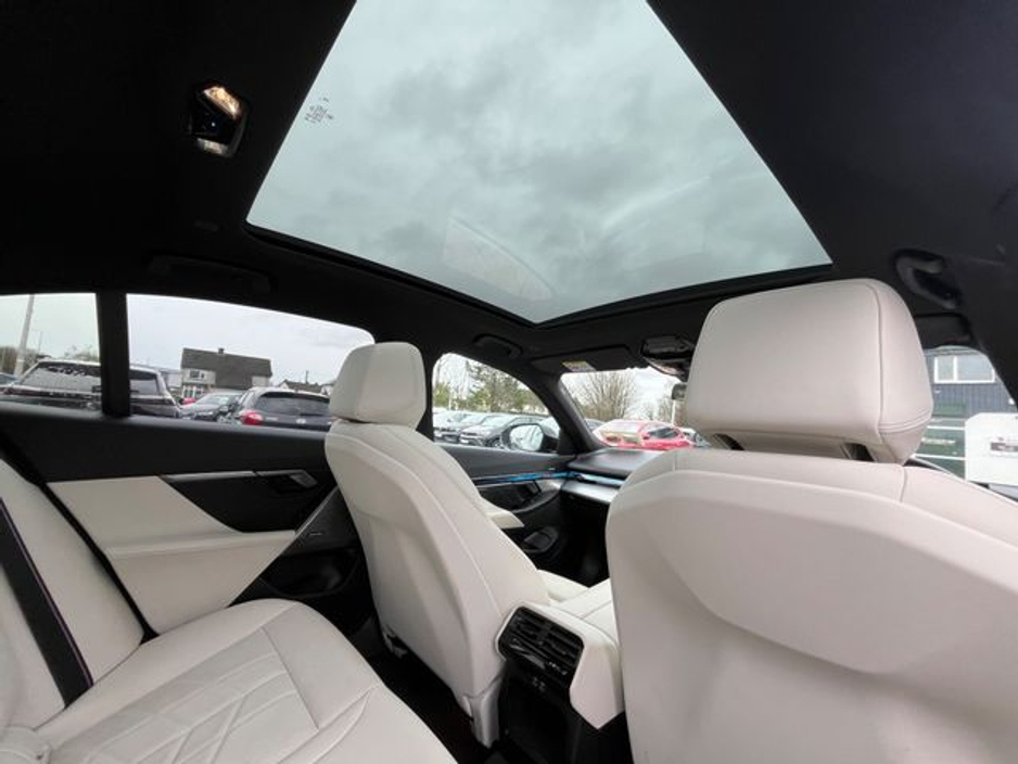 2024 BMW 5 Series - image 12