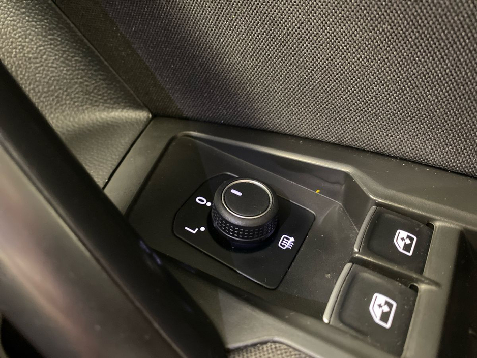 2024 Volkswagen Tiguan - image 16