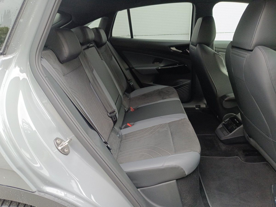 2025 Volkswagen ID.5 - image 15