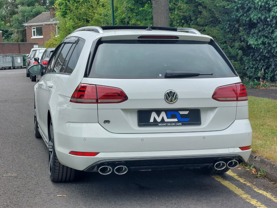 2017 Volkswagen Golf  €30,995