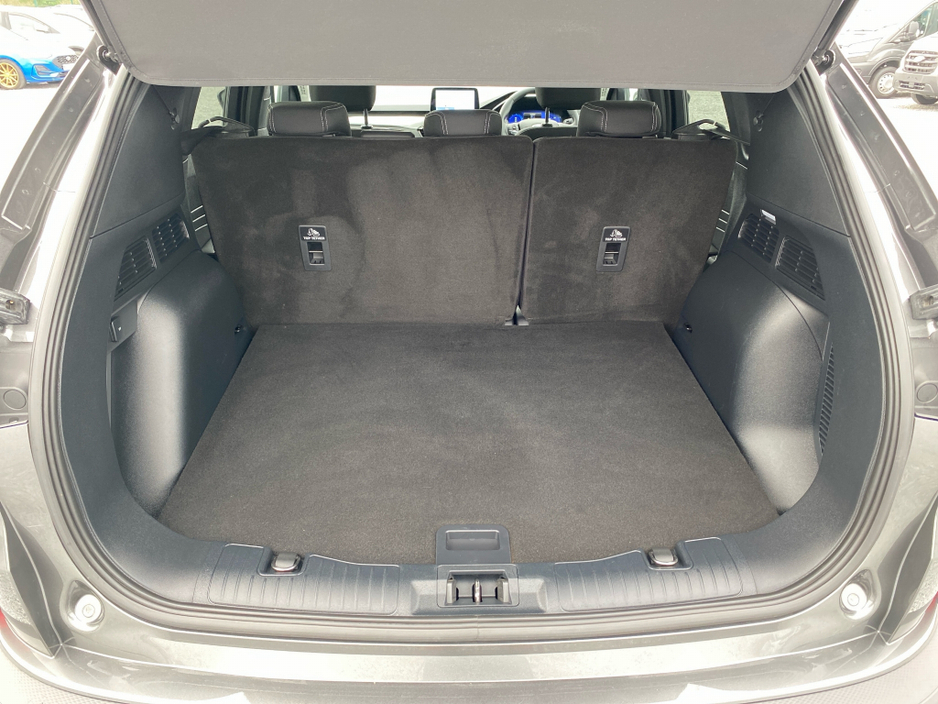 2023 Ford Kuga - image 16