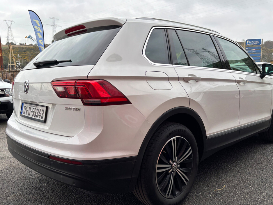 2017 Volkswagen Tiguan - image 16