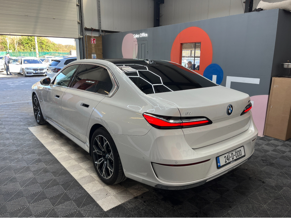 2024 BMW i7 - image 4