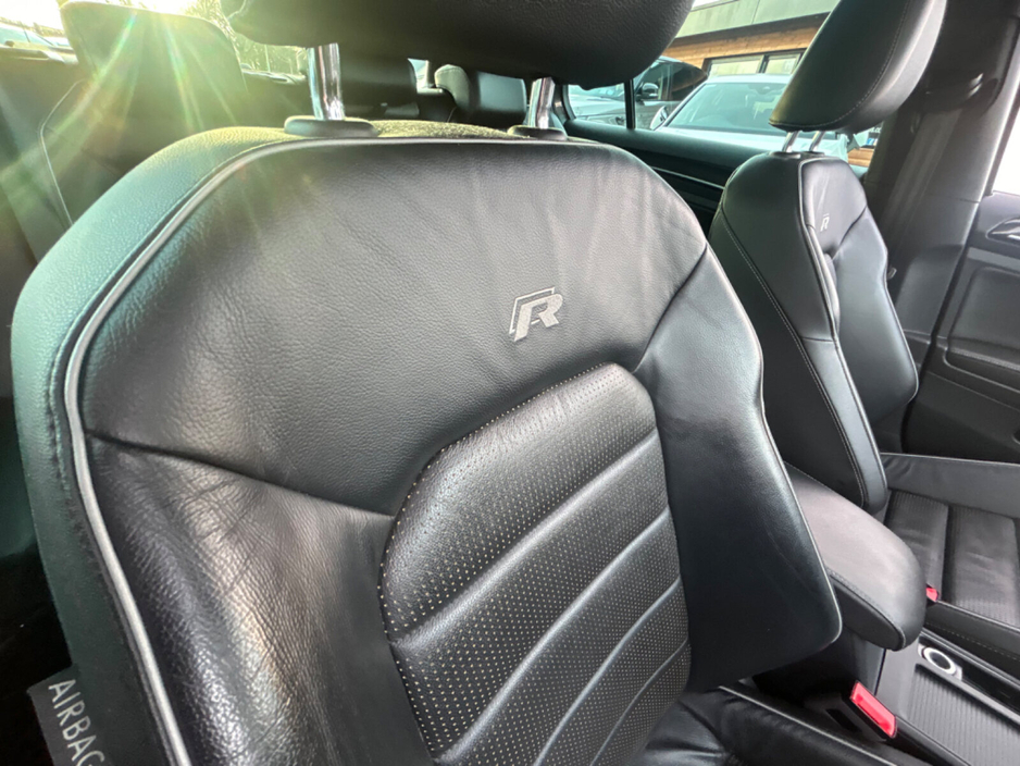 2017 Volkswagen Golf - image 30