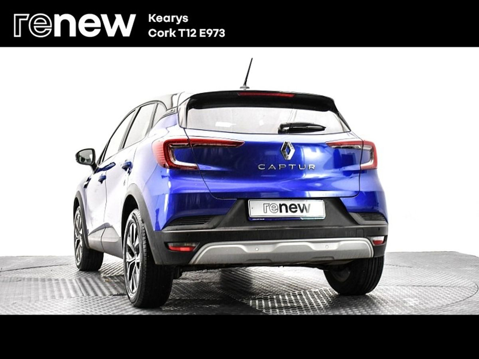 2022 Renault Captur - image 3