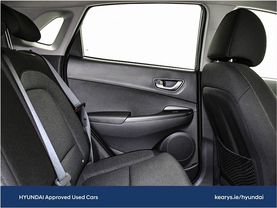 2023 Hyundai Kona EV Executive 39 kWh €21,990