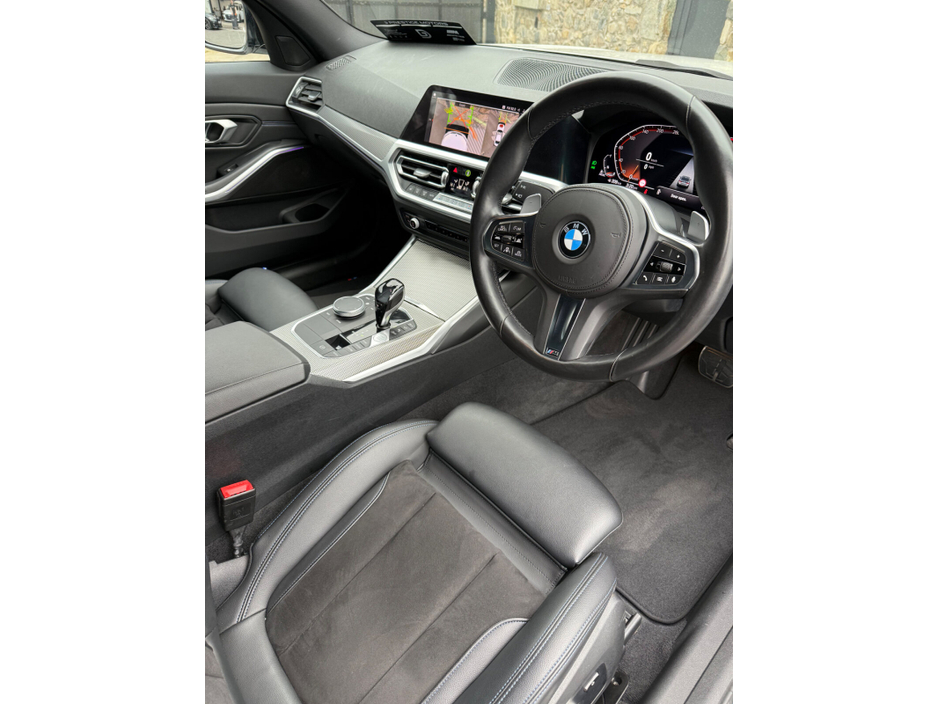 2020 BMW 3 Series - image 11