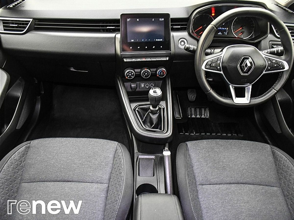 2022 Renault Clio - image 2