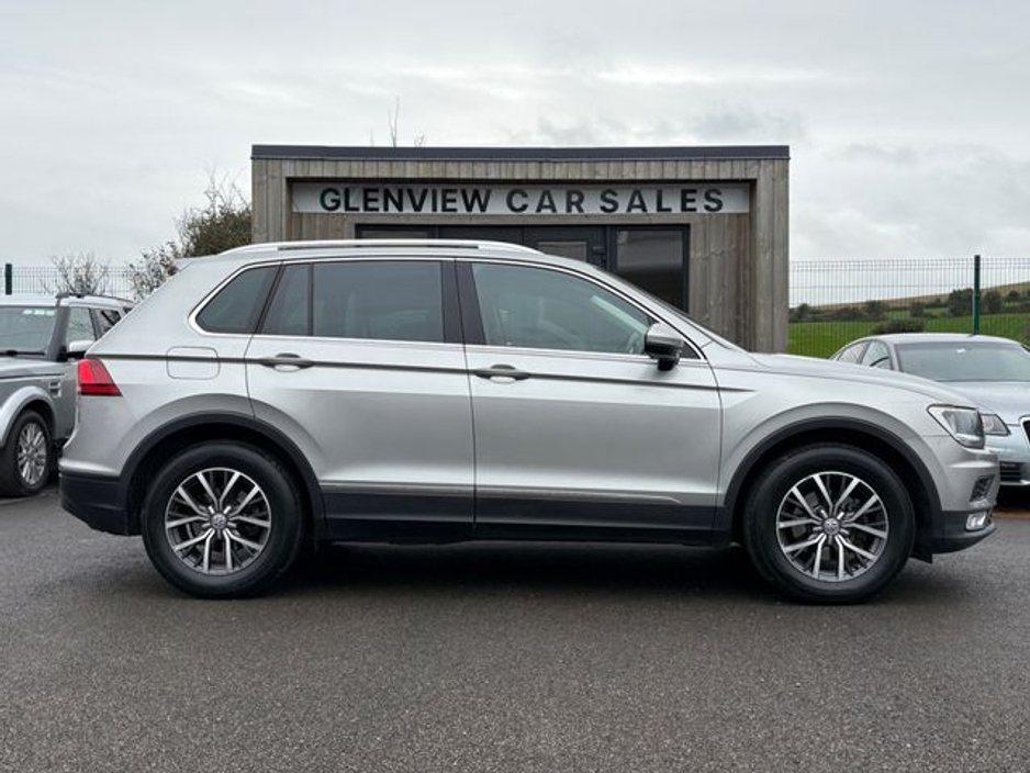 2017 Volkswagen Tiguan - image 5