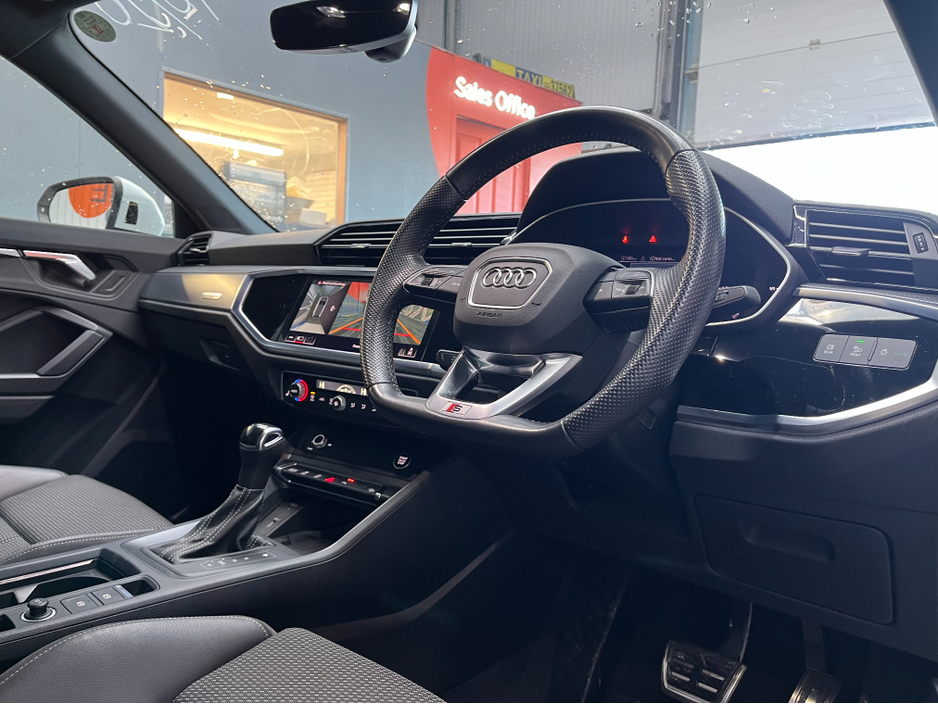 2020 Audi Q3 2020 AUDI Q3 35TDI QUATTRO S LINE 2.0 AUTOMATIC / CRUISE CONTROL / 360° PARKING CAMERA / ELECTRIC HEATED SEATS / PADDLE SHIFTERS / APPLE CARPLAY