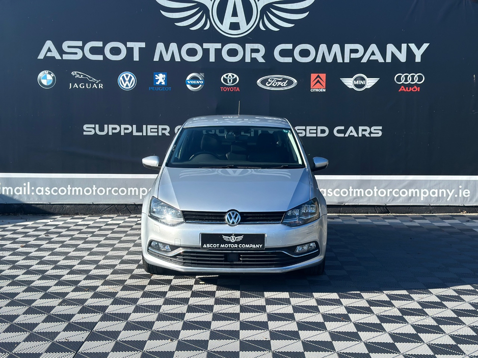 2015 Volkswagen Polo - image 3