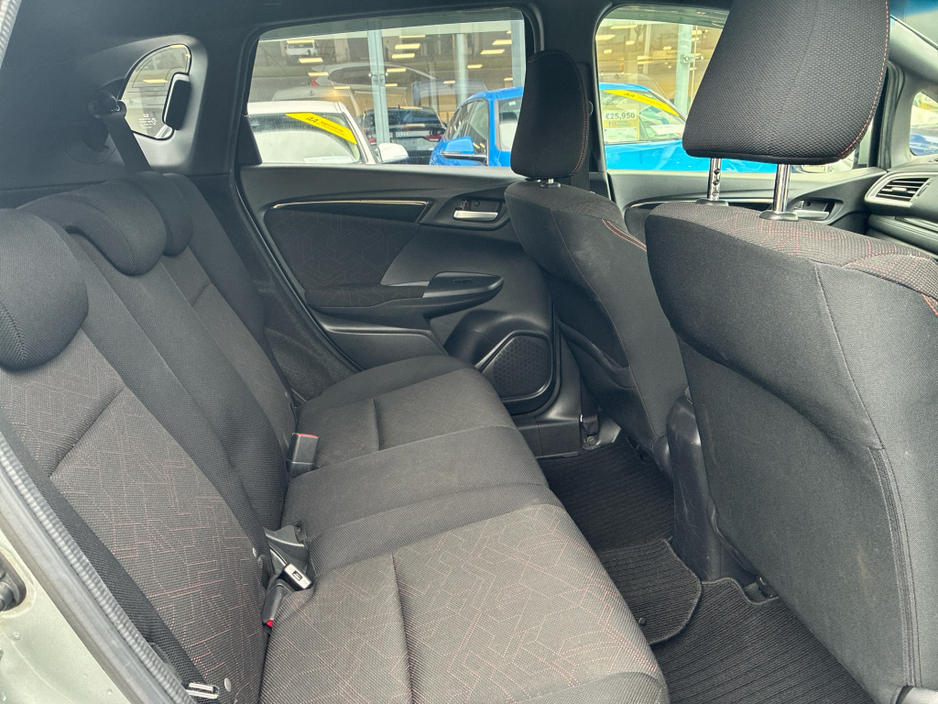 2014 Honda Fit - image 10